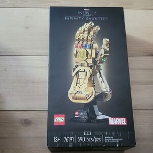 LEGO Marvel Infinity Gauntlet with Gold and Black New In Box (Retired)